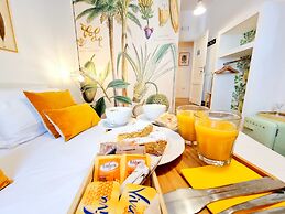 Napoli Tree - Lungomare