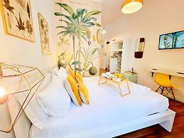 Napoli Tree - Lungomare