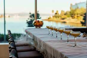 AC Hotel by Marriott San Francisco Airport Oyster Point/Waterfront