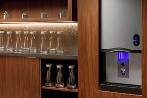 AC Hotel by Marriott San Francisco Airport Oyster Point/Waterfront