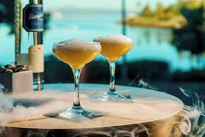 AC Hotel by Marriott San Francisco Airport Oyster Point/Waterfront