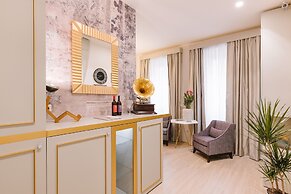 Rhea Silvia Luxury Navona