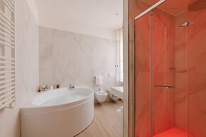 Rhea Silvia Luxury Navona