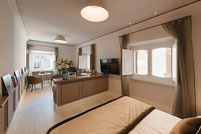 Rhea Silvia Luxury Navona