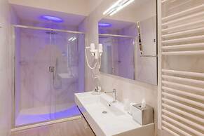 Rhea Silvia Luxury Navona