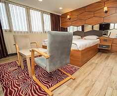 Hill Suites