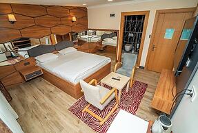 Hill Suites