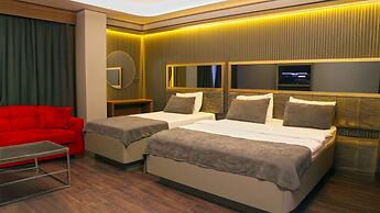 216 Eagle Palace Suite