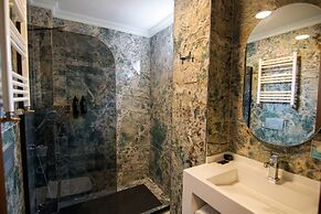 216 Eagle Palace Suite