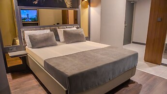 216 Eagle Palace Suite