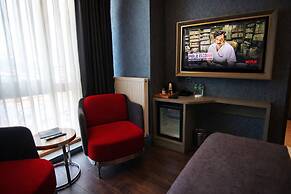 216 Eagle Palace Suite