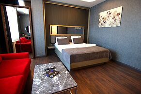 216 Eagle Palace Suite