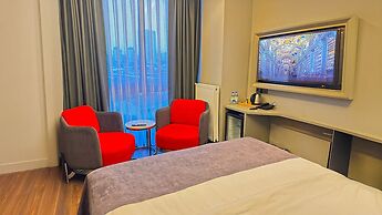 216 Eagle Palace Suite