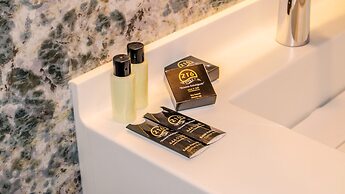 216 Eagle Palace Suite