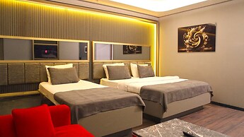 216 Eagle Palace Suite