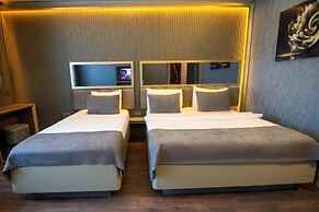 216 Eagle Palace Suite