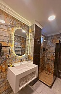 216 Eagle Palace Suite