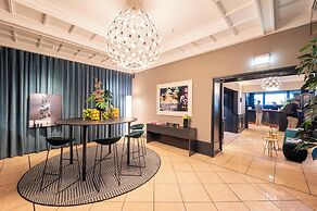 The Midtown Hotel by The New Yorker