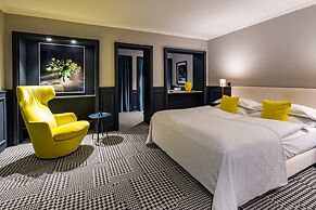 The Midtown Hotel by The New Yorker