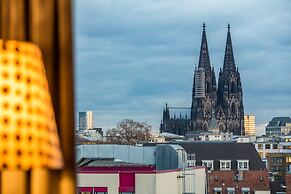 The Midtown Hotel by The New Yorker