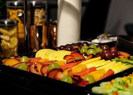 The Midtown Hotel by The New Yorker