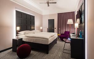 The Midtown Hotel by The New Yorker