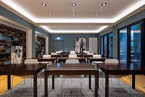 The Midtown Hotel by The New Yorker