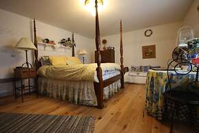 Paradise Gateway B&B and Vacation Homes