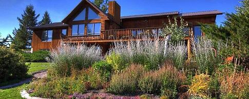 Paradise Gateway B&B and Vacation Homes