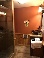 Paradise Gateway B&B and Vacation Homes