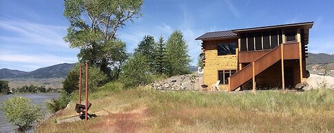 Paradise Gateway B&B and Vacation Homes