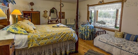 Paradise Gateway B&B and Vacation Homes