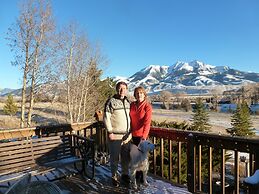 Paradise Gateway B&B and Vacation Homes