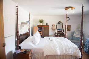 Paradise Gateway B&B and Vacation Homes