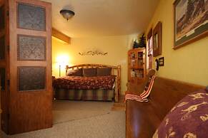 Paradise Gateway B&B and Vacation Homes