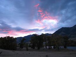 Paradise Gateway B&B and Vacation Homes