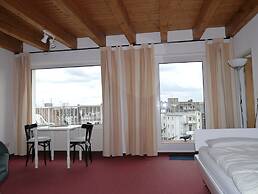 Tolstov-Hotels Big Room Apartment