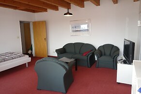 Tolstov-Hotels Big Room Apartment