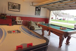 Deluxe Homes with Private Pool by SVV