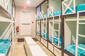 Bed & Bike Curacao Hostel