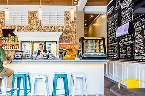 Bed & Bike Curacao Hostel