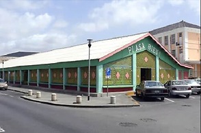 Bed & Bike Curacao Hostel