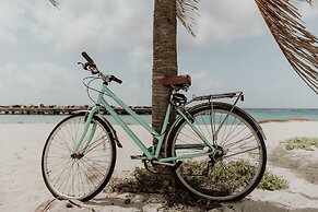 Bed & Bike Curacao Hostel