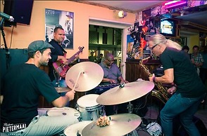 Bed & Bike Curacao Hotel
