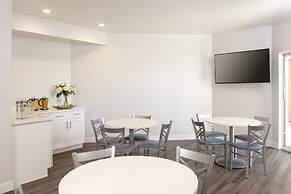 Beachfront Inn and Suites at Dana Point