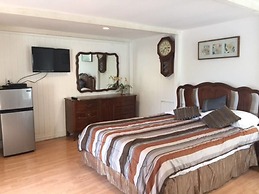 Lovely Studio with a Pool