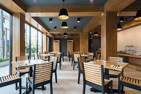 Asana Hotel & Residence