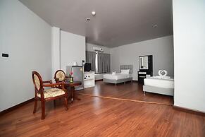 Chanthaburi Center Hotel