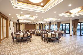 RK Riverside Resort & Spa