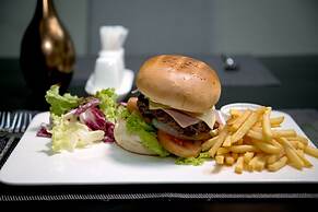 Monthara Angkor Residence